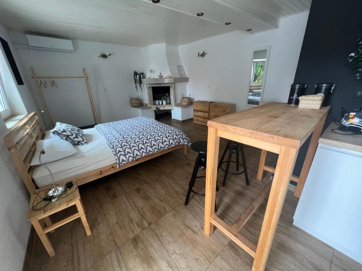 Guesthouse Dvoshko Хвар Экстерьер фото